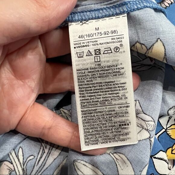 Gap Blue Pink Floral‎ V Neck Button Up Blouse - Picture 8 of 8